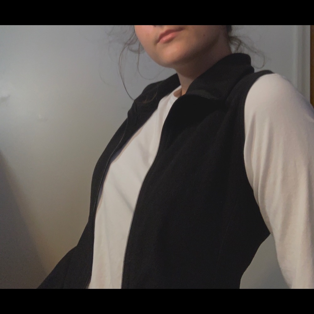 Black fleece vest